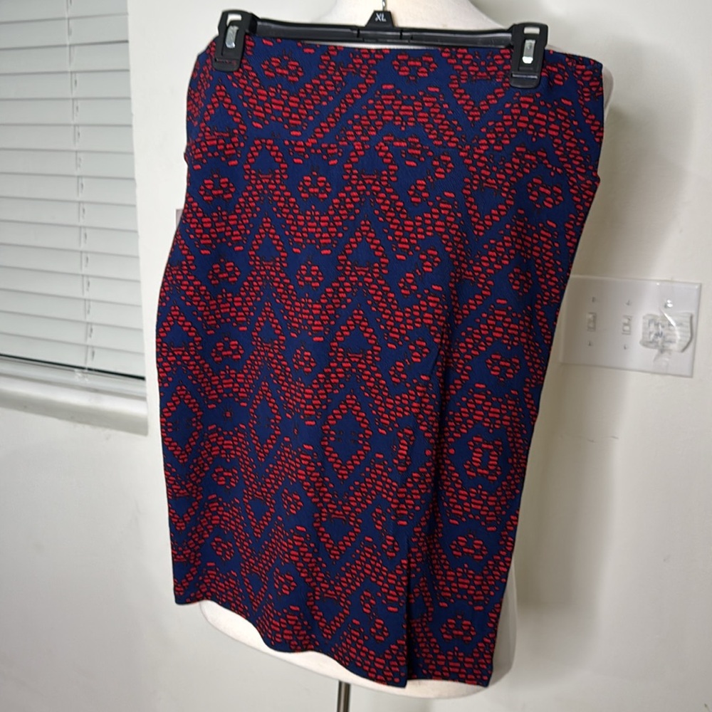 LuLaRoe Skirt Patterned Blue and Red  tag size large NWT